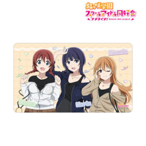 ラブライブ！虹ヶ咲学園スクールアイドル同好会 描き下ろし 朝香果林＆近江彼方＆エマ・ヴェルデ おそろいコーデ マルチデスクマット
