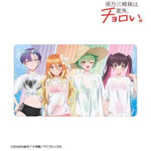 TVアニメ『帝乃三姉妹は案外、チョロい。』 描き下ろし 集合 ビーチデートver. マルチデスクマット ver.A