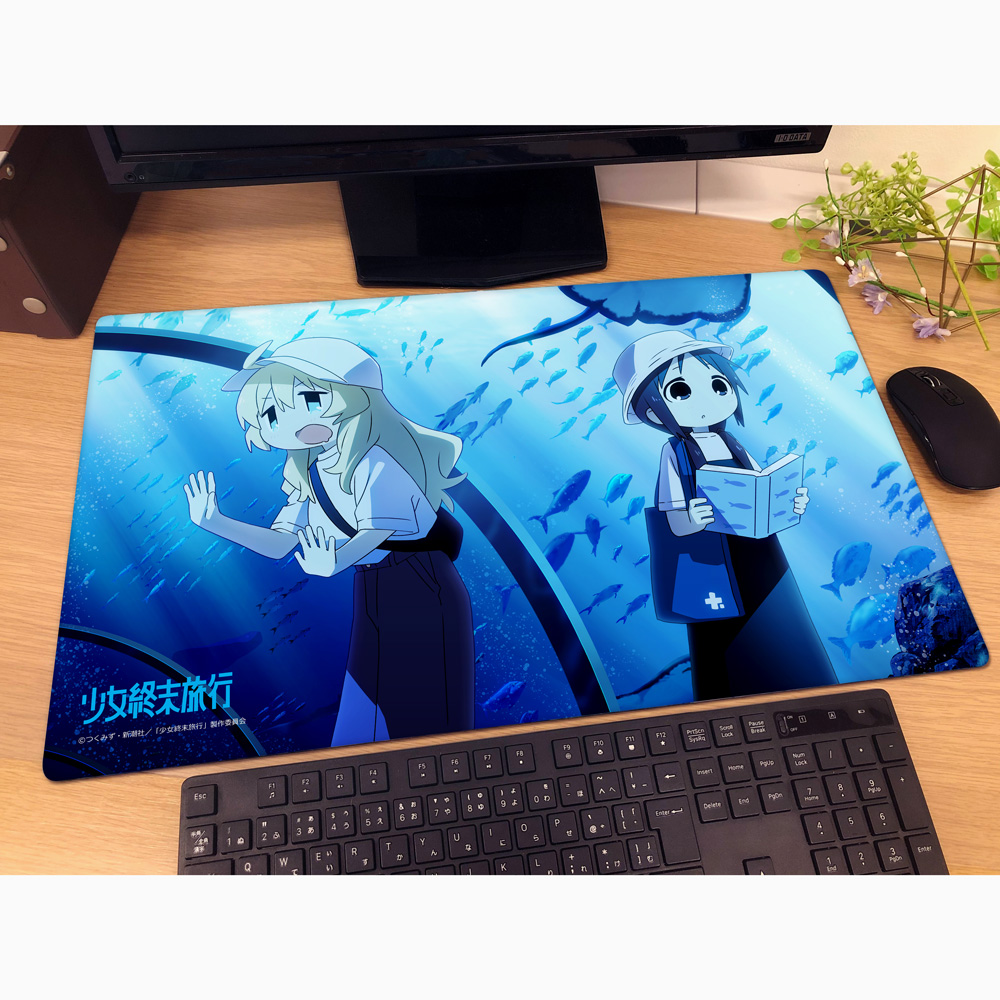 少女終末旅行 描き下ろしラバーマット(水族館)」 class=